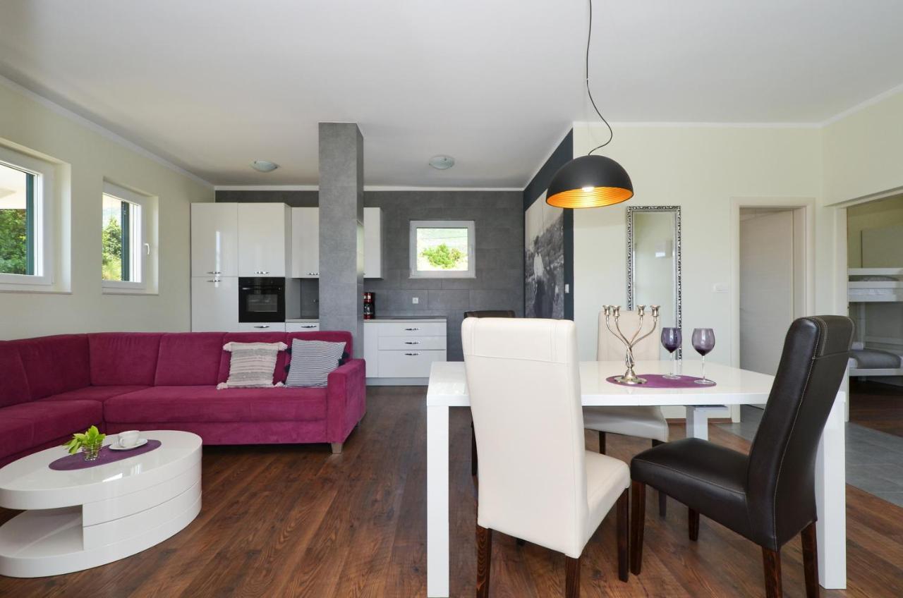 Holiday Home Nevera Kaštela Zewnętrze zdjęcie