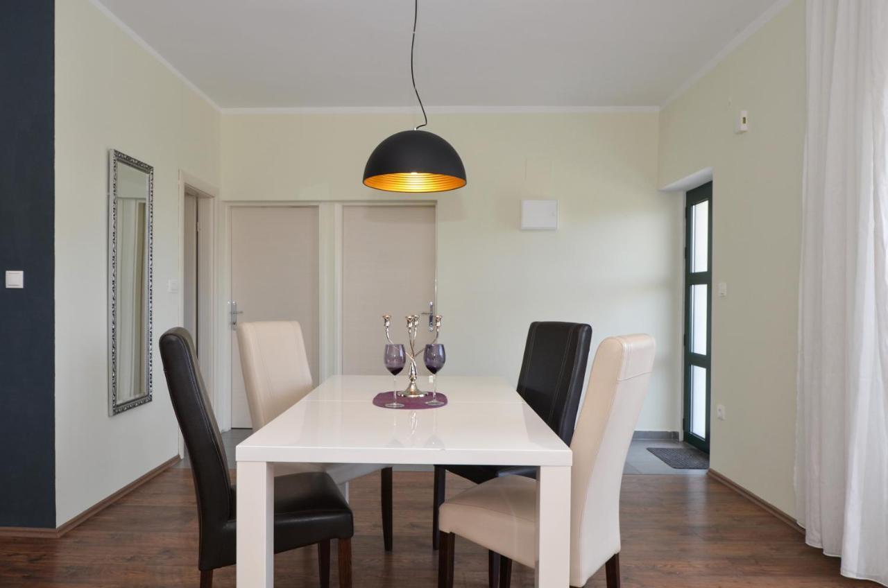 Holiday Home Nevera Kaštela Zewnętrze zdjęcie